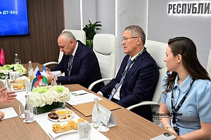 Башкортостан и Кировская область договорились о сотрудничестве на «Иннопроме-2025»